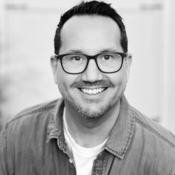 Photo of choreographer Brian Lavelle with Arizona Opera