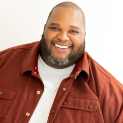 Headshot of opera tenor singer Limmie Pulliam with Arizona Opera