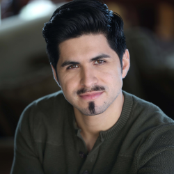 Photo of tenor opera singer Xavier Prado with Arizona Opera