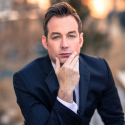 Headshot of opera tenor singer Stephen Costello with Arizona Opera