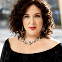 Headshot of opera soprano singer Toni Marie Palmertree with Arizona Opera