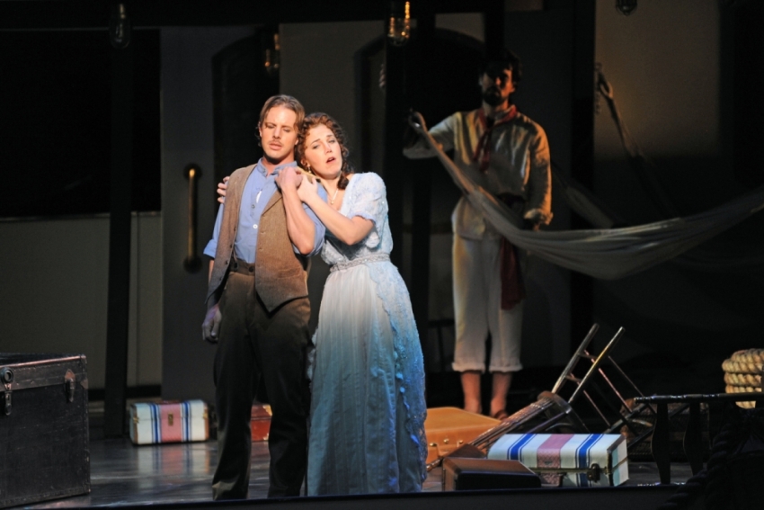 Florencia en el Amazonas - Arizona Opera